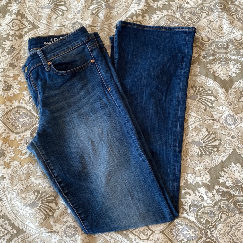Gap Flare/Boot cut jeans size 29 regular.